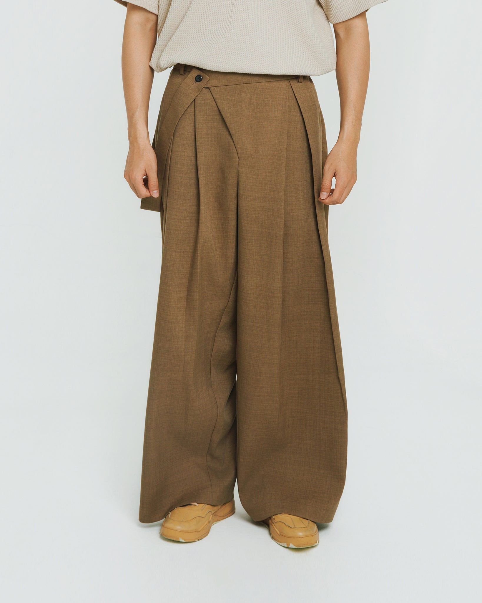 FONTDANT PANTS Brown front view