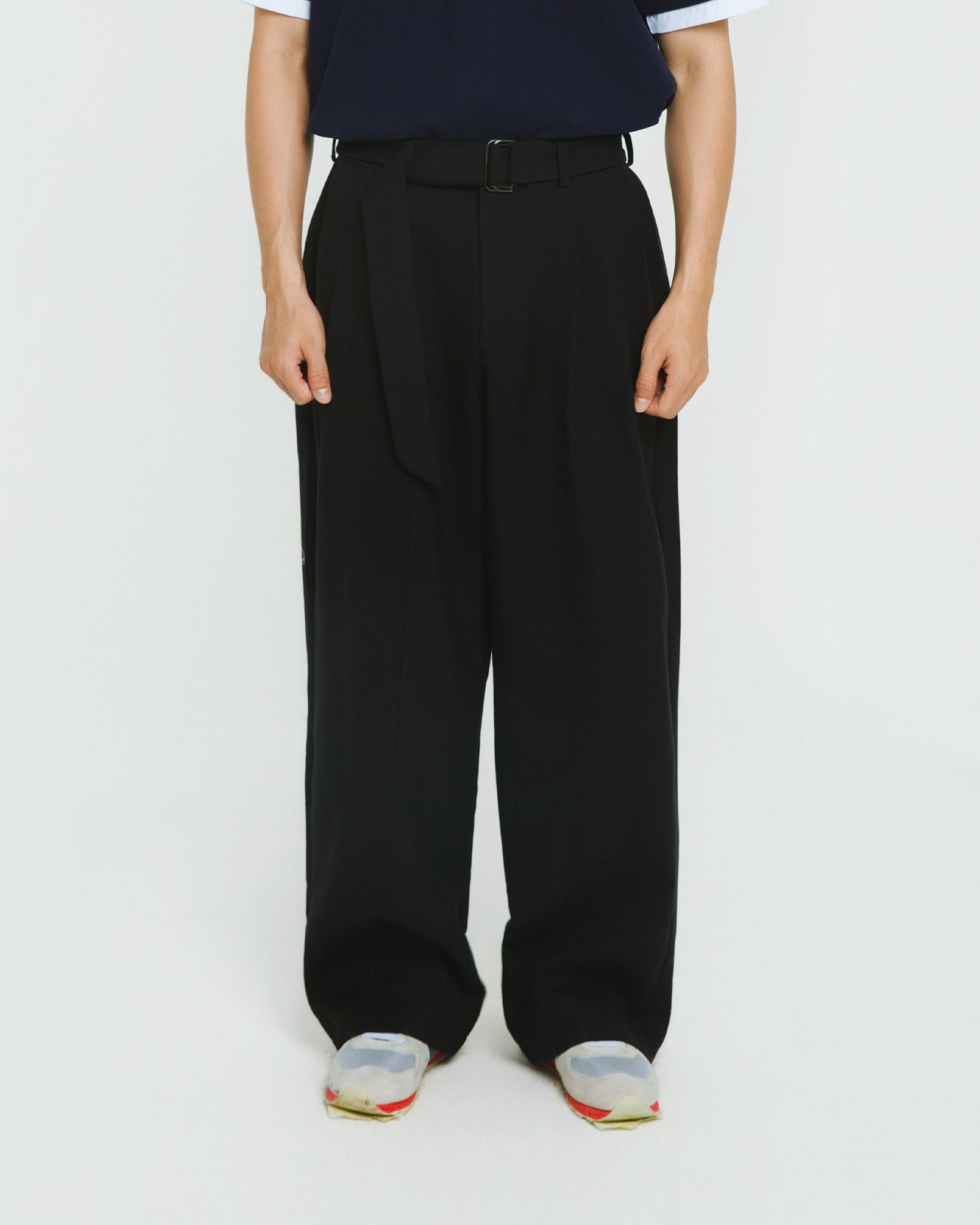 FONTDANT PANTS Black front view