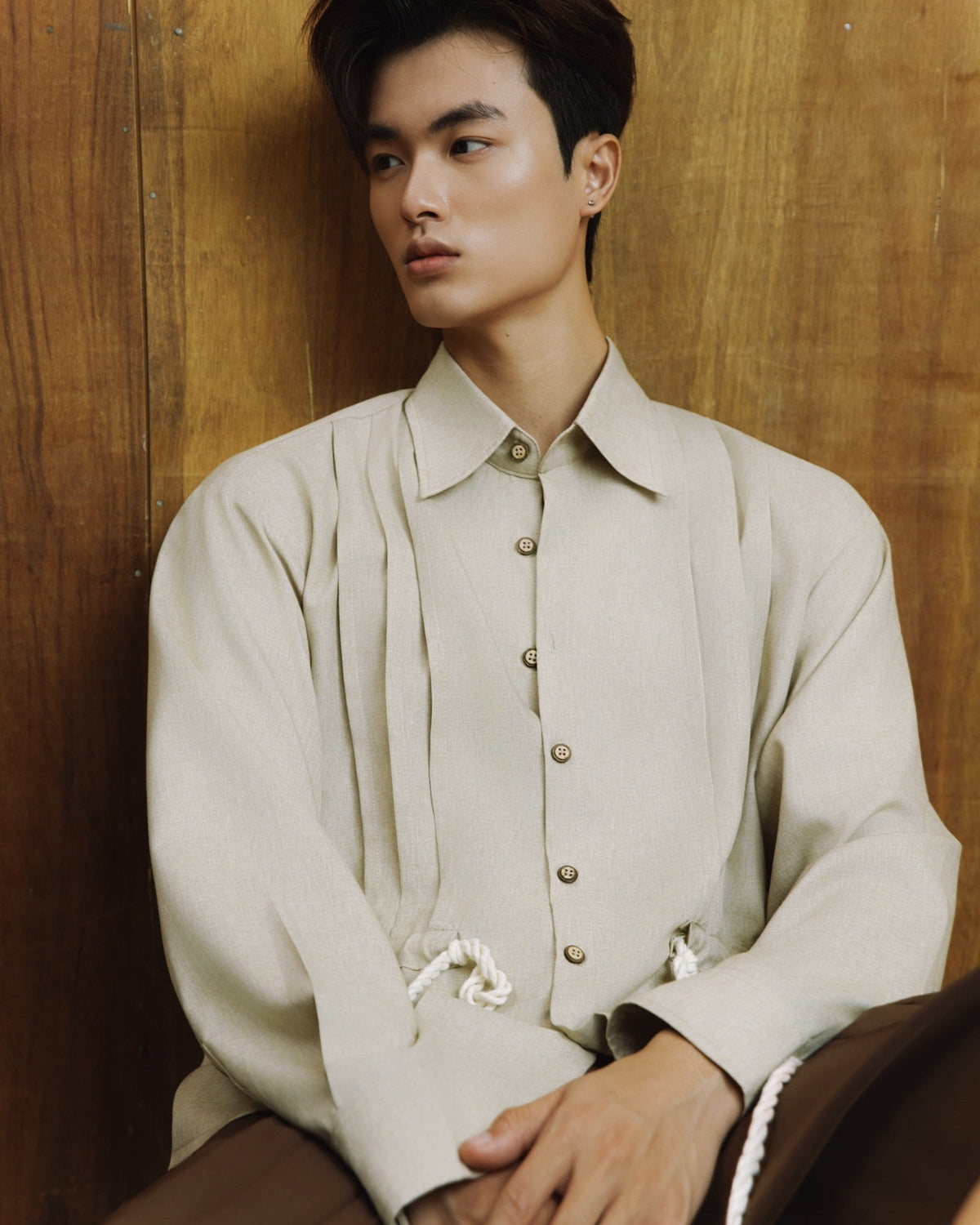 FIRMINIC SHIRT model close up
